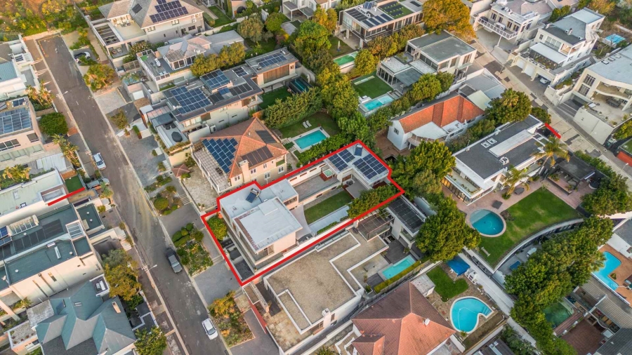 5 Bedroom Property for Sale in Fresnaye Western Cape